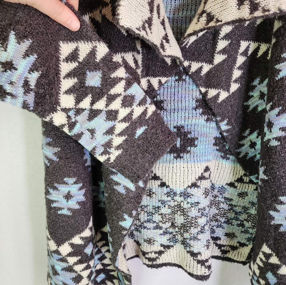 Love On A Hanger Aztec Cardigan Size Medium - Picture 3 of 8